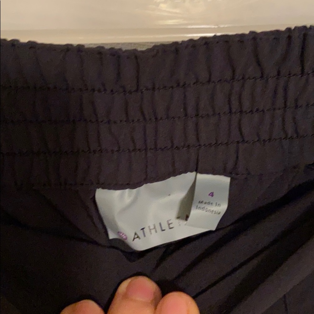 Athleta Women’s Cropped Black Jogger with Pockets